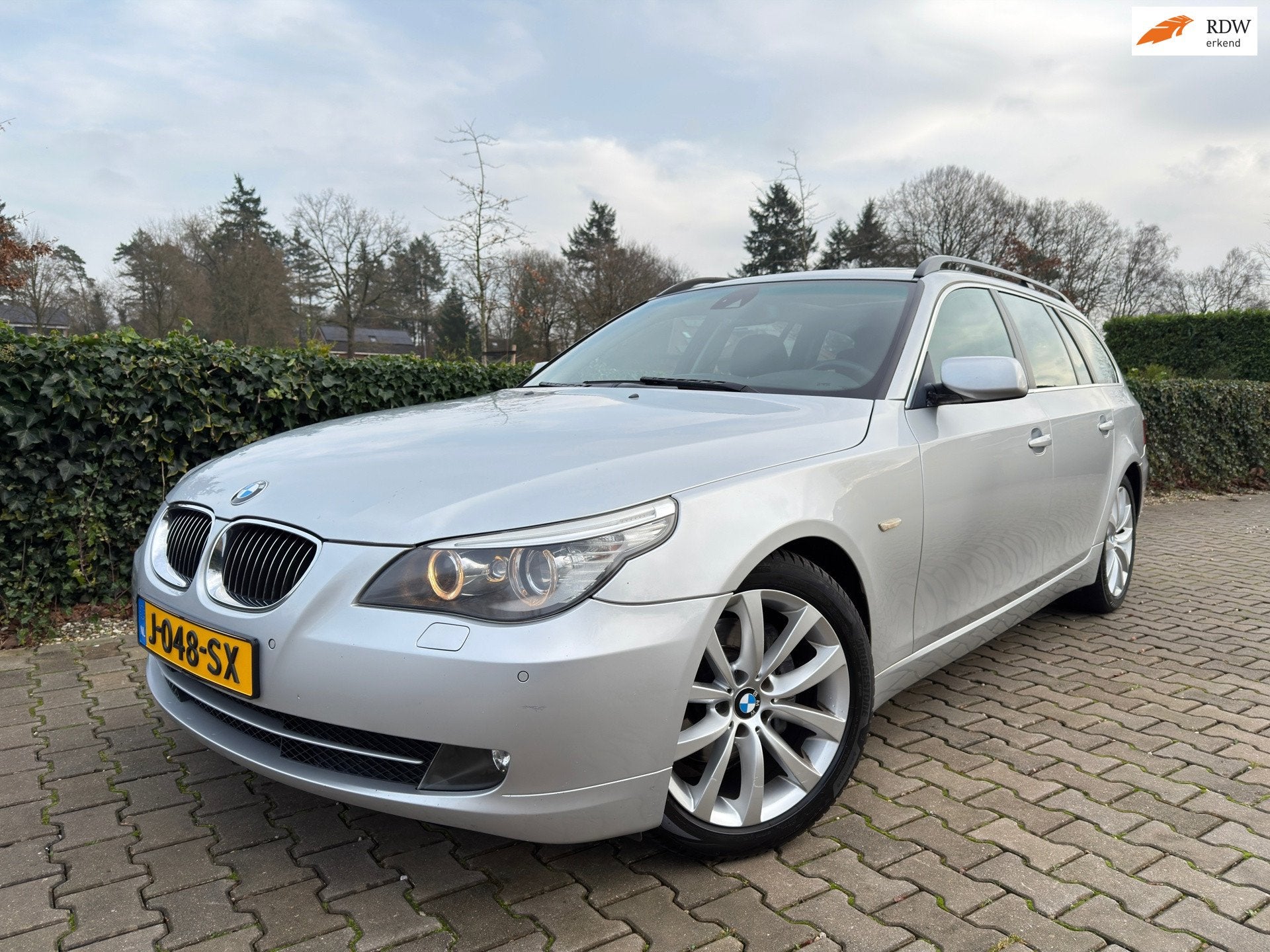 BMW 5-serie Touring 523i Executive , LCI Automaat , Panodak, Auto's, BMW, Zwart, 93 €/maand, Euro 4, 750 kg