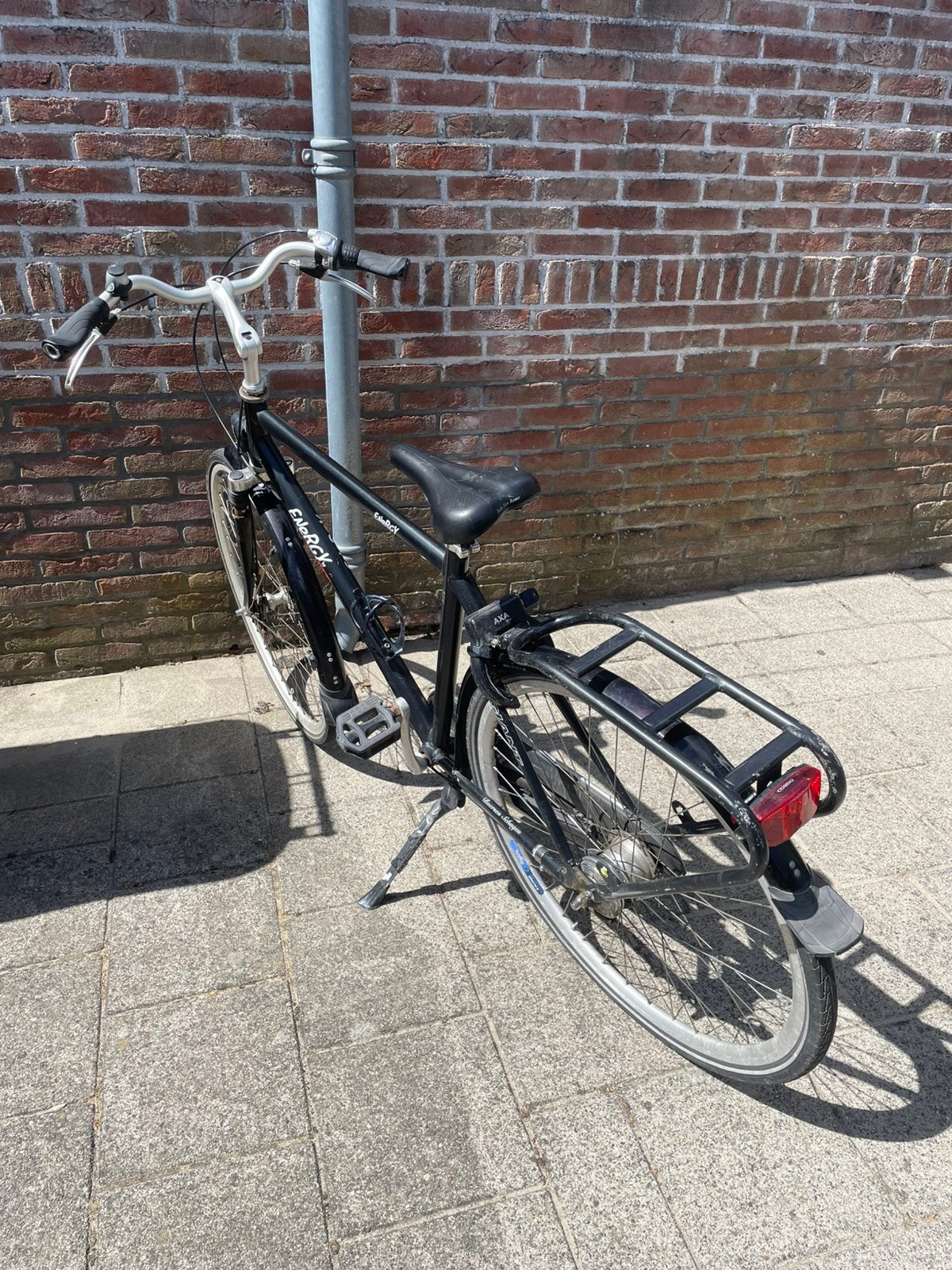 Zwarte dagelijkse fiets, 56 cm frame, 28 inch banden, Versnellingen, Schijfrem, Ophalen, Overige merken