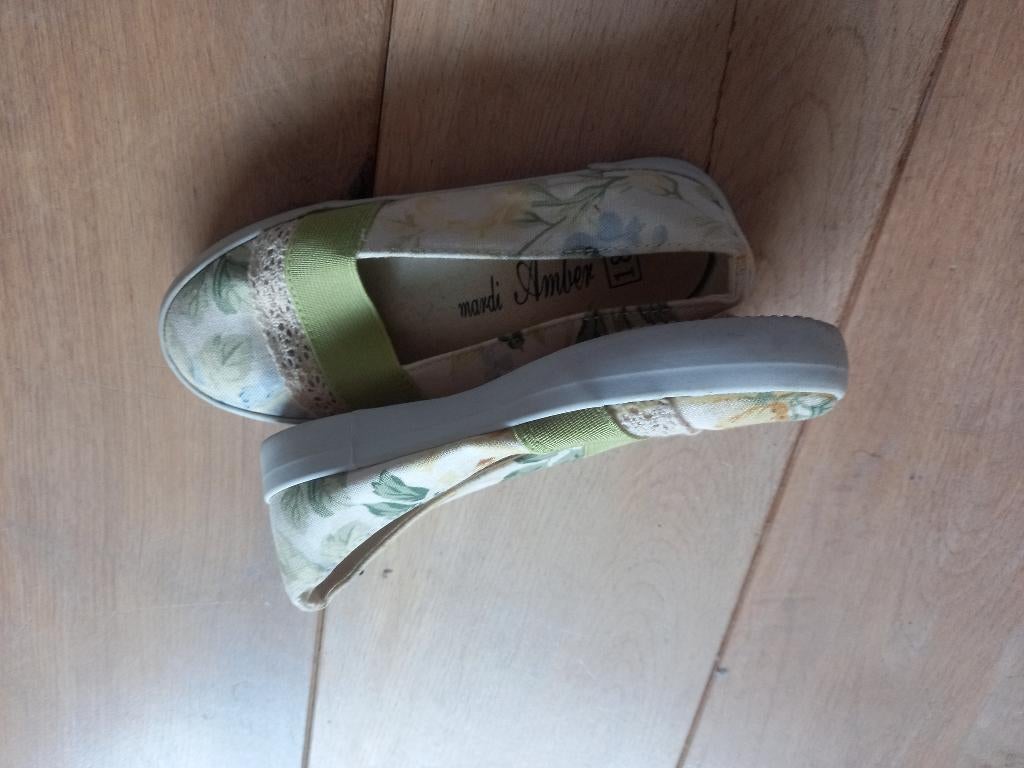 Ballerina stof schoenen EU maat 26-27, Ophalen, Meisje, Sportschoenen, Zo goed als nieuw