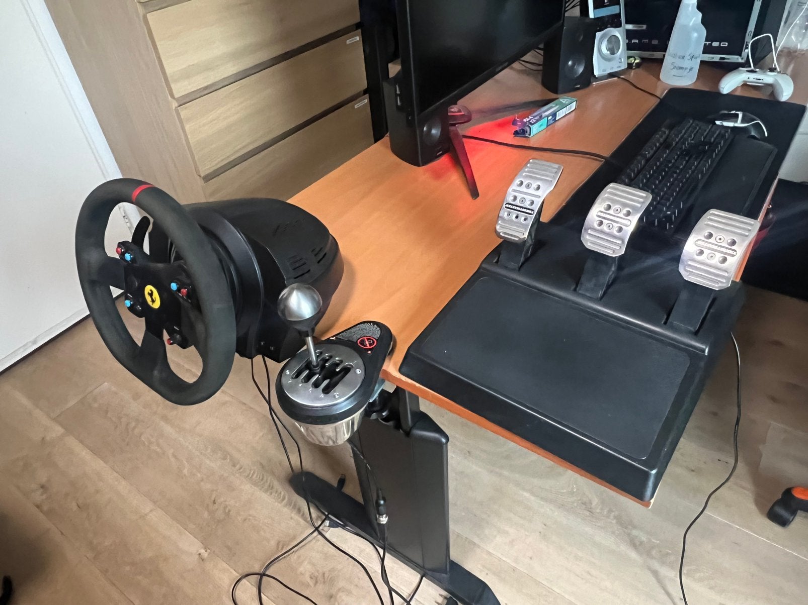 Thrustmaster T300 Ferrari stuur+ pedalen en schakelpook, Spelcomputers en Games, Spelcomputers | Sony PlayStation Consoles | Accessoires