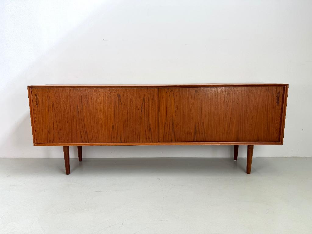 Vintage dressoir deens dressoir E.Pedersen & Son SALE, Huis en Inrichting, Kasten | Dressoirs, Gebruikt, 150 tot 200 cm, 25 tot 50 cm