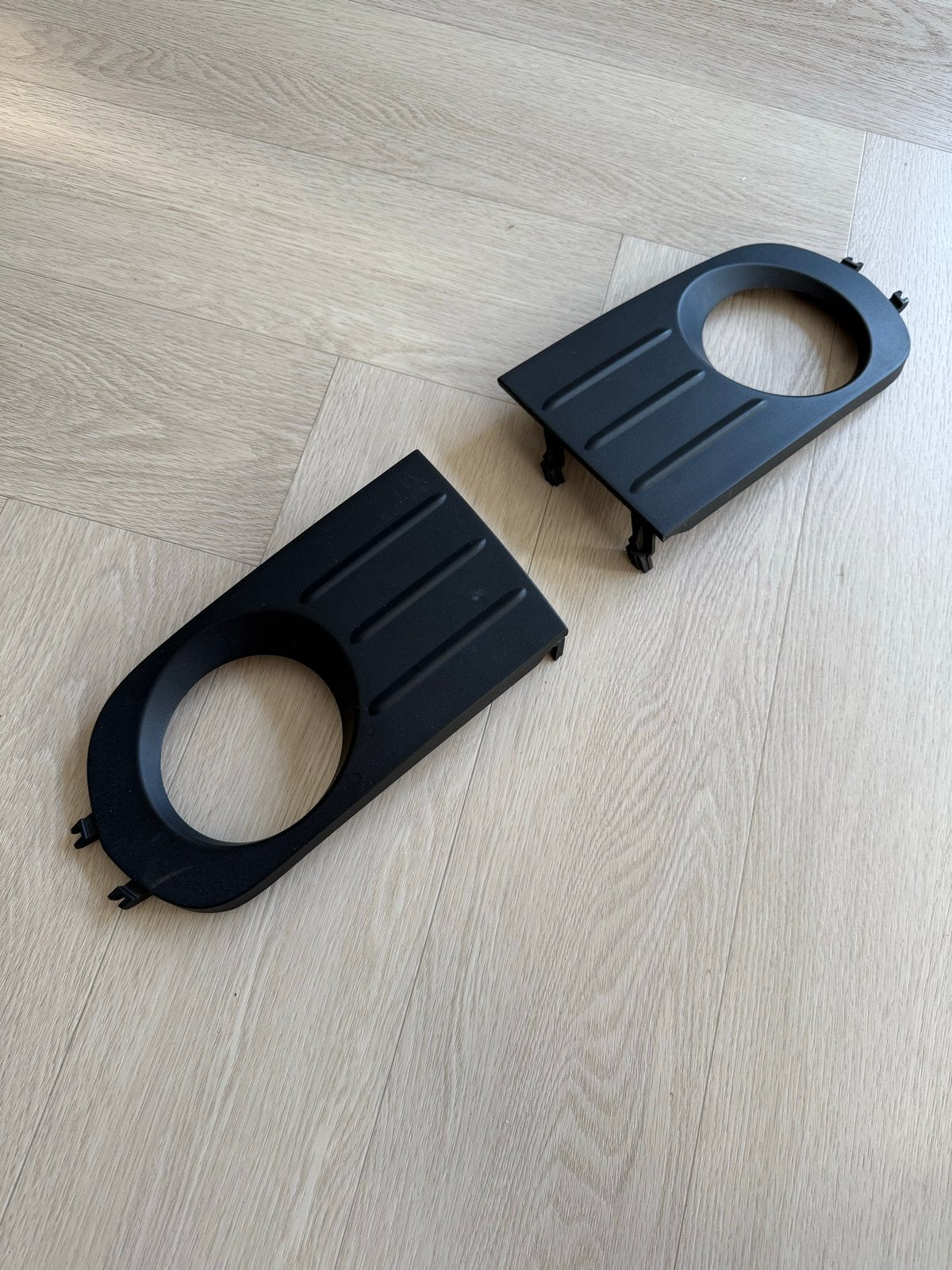VERKOCHT - Audi A2 originele mistlamp omlijsting set (L+R), Ophalen of Verzenden, Gebruikt, Audi