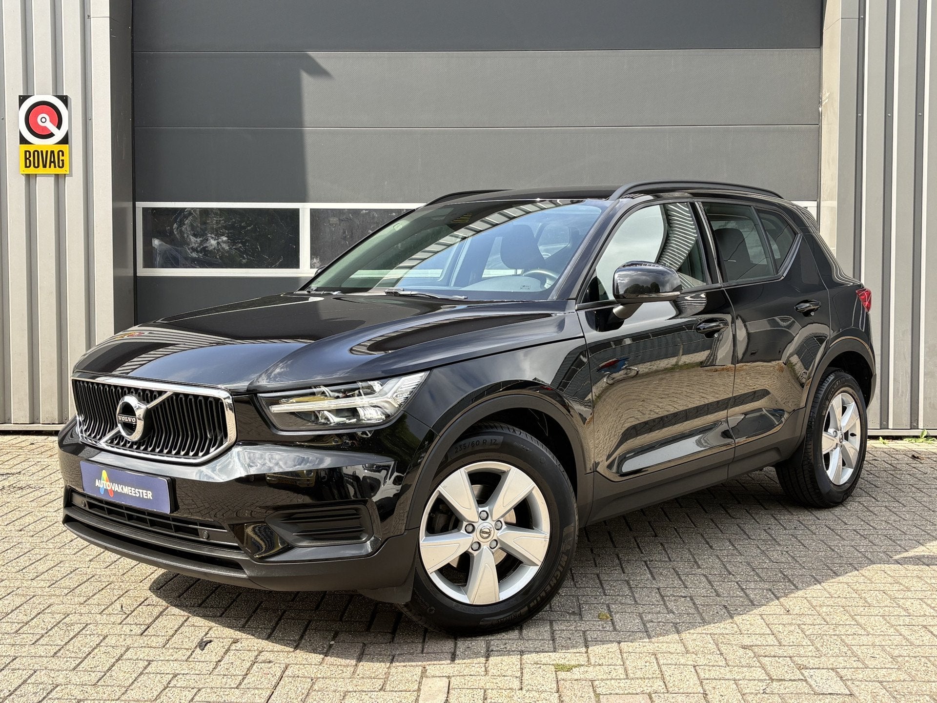 Volvo XC40 1.5 T2 Momentum Core Automaat | Navi | Camera | L, Auto's, 12 maanden, Gebruikt, Zwart, Zwart