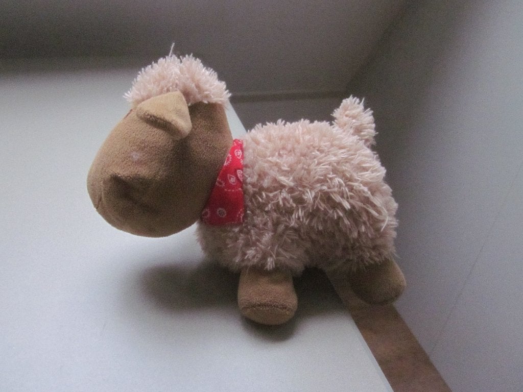 Bruin superzacht pluche schaap knuffel + rode zakdoek sjaal, Overige merken, Overige karakters, Overige typen, Nieuw