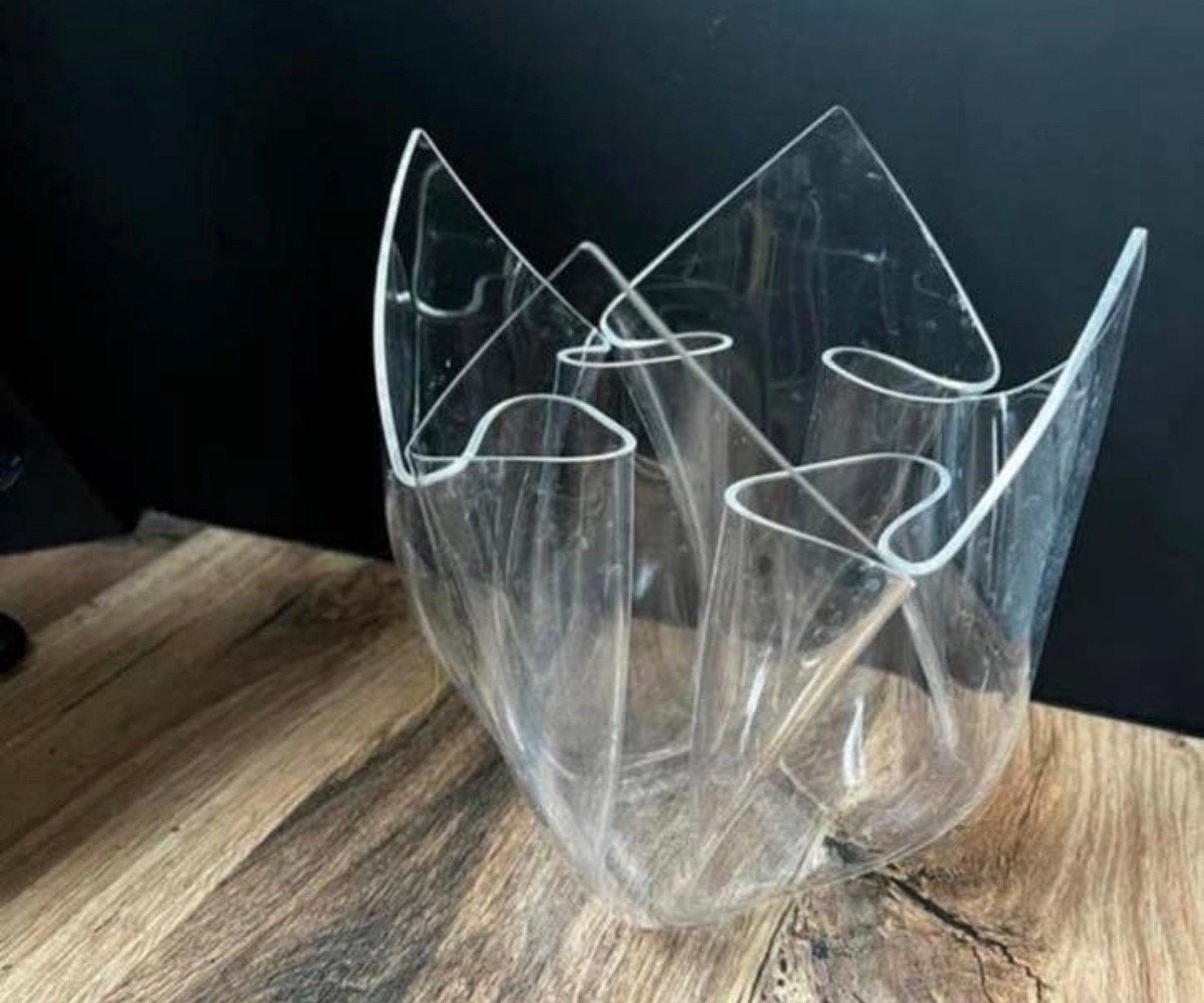 Prachtige vintage helder plexiglas vaas., Ophalen of Verzenden, Zo goed als nieuw, Overige kleuren, Kunststof