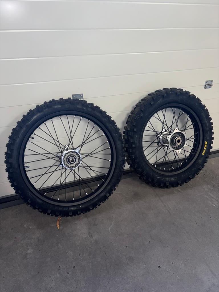 Nieuwe set enduro wielen ktm 21”/18”, Motoren, Onderdelen | Merk-onafhankelijk, Ophalen of Verzenden, Nieuw
