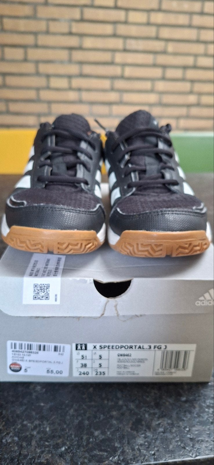 Zaalvoetbalschoen Adidas, Maat XS of kleiner, Schoenen, Ophalen of Verzenden, Zo goed als nieuw