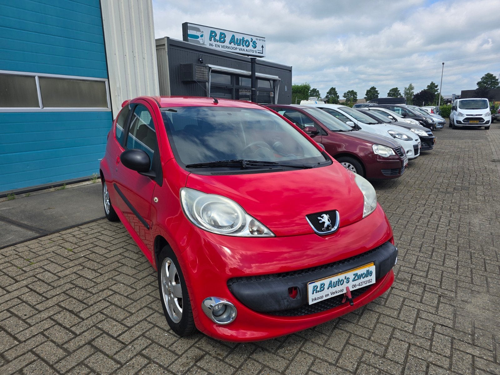Peugeot 107 1.0 12V 3DR 2007 Rood, Voorwielaandrijving, Stof, Elektrische ramen, Zwart