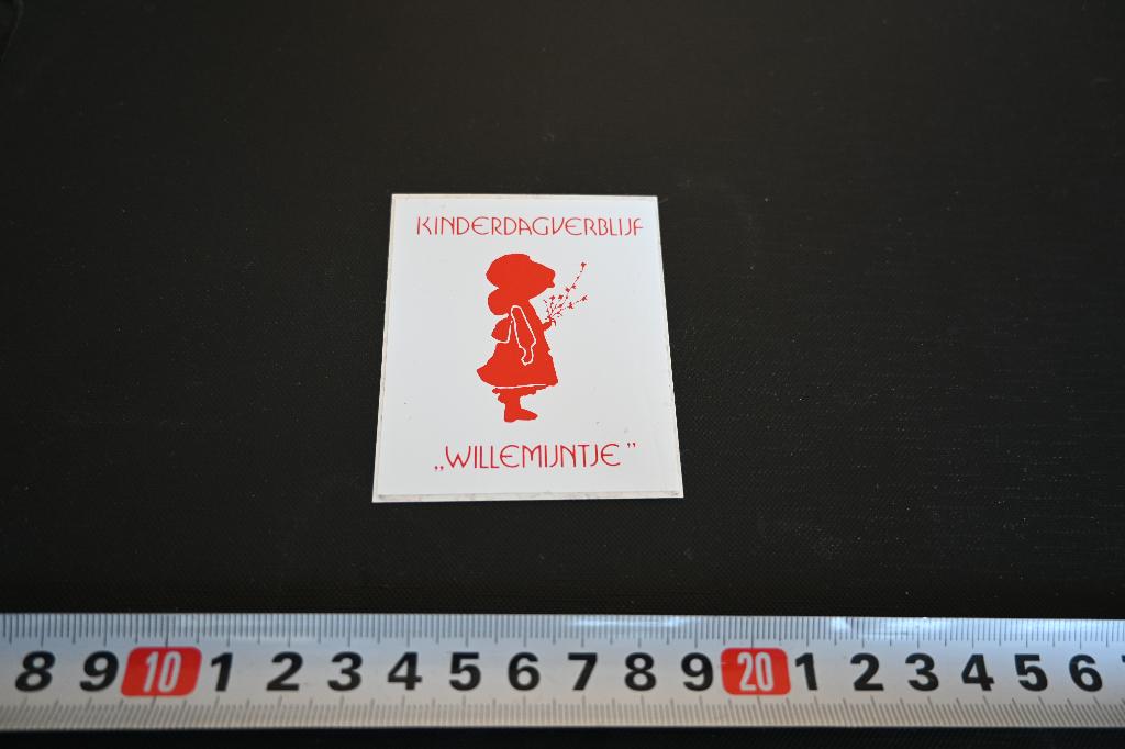 sticker Kinderdagverblijf WILLEMIJNTJE, Ophalen, Zo goed als nieuw