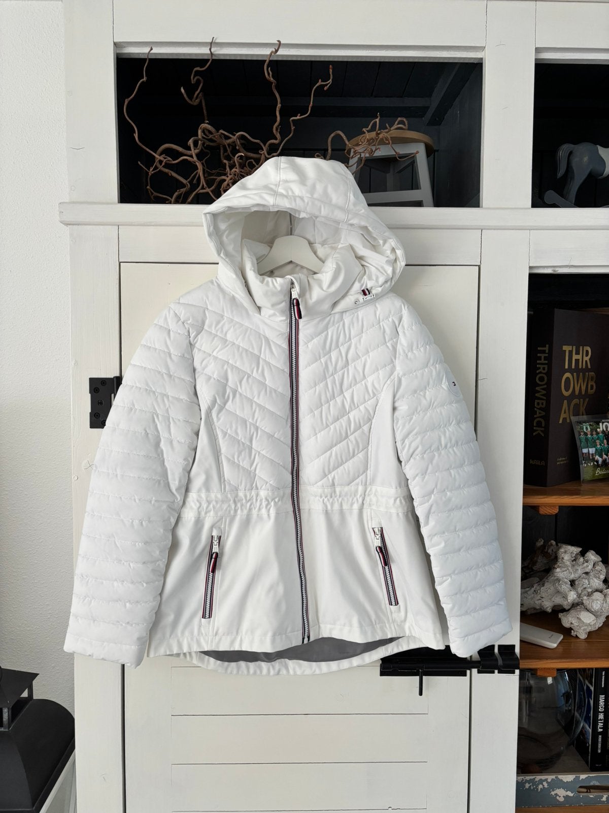 Tommy Hilfiger witte gewatteerde jas M, Ophalen of Verzenden, Zo goed als nieuw, Maat 38/40 (M), Wit