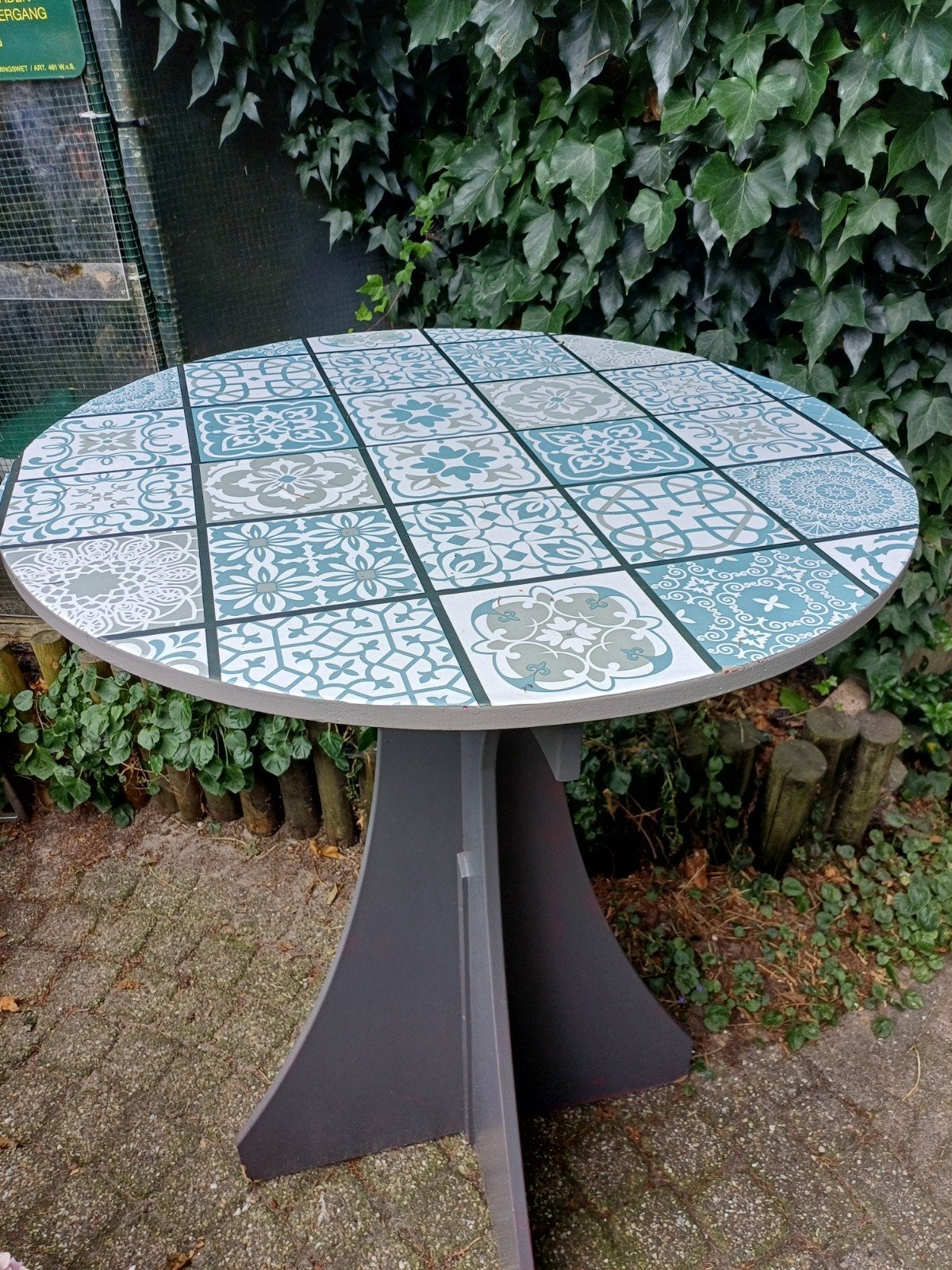Statafel  niet inklapbaar, Ophalen, Rond, Hout
