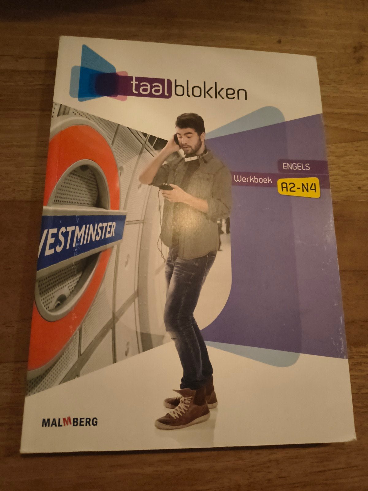 Twee Taalblokken Engels werkboeken A2-B1 en A2-N4, Malmberg, Ophalen of Verzenden, Zo goed als nieuw, MBO