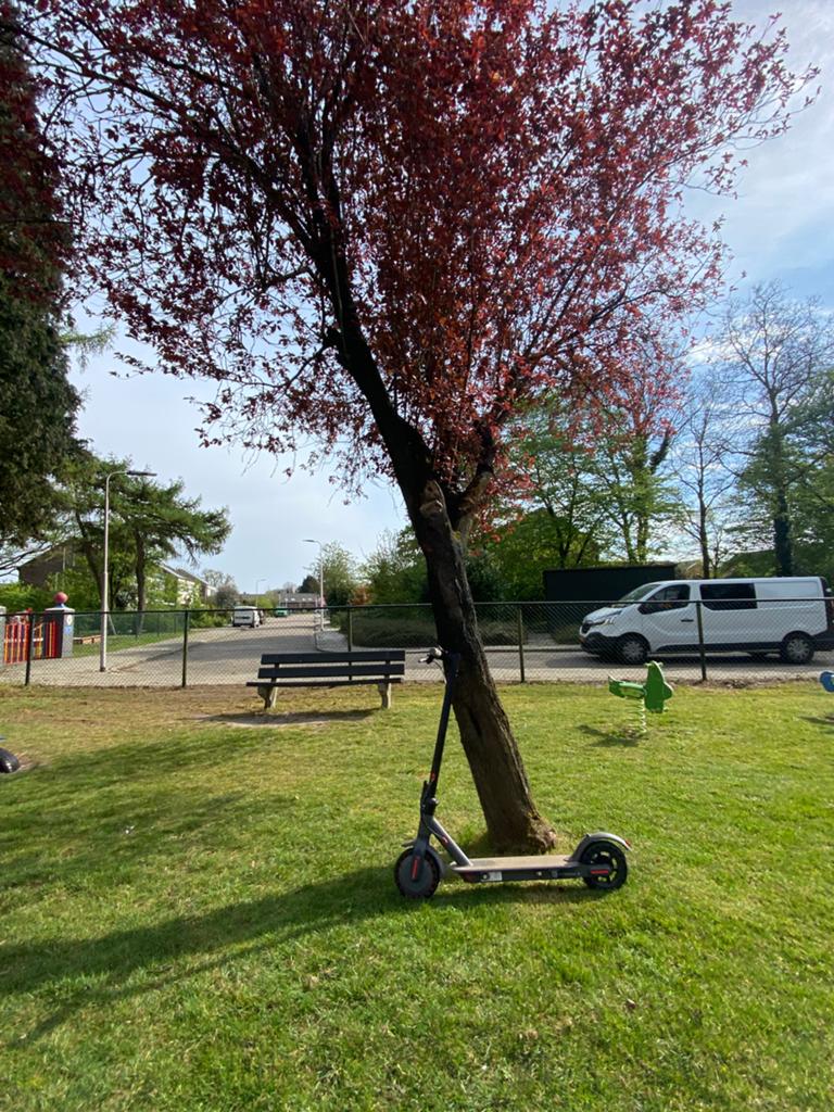 Elektrische step - Zo goed als nieuw met lader, Fietsen en Brommers, Steps, Ophalen, Zo goed als nieuw, Elektrische step (E-scooter)
