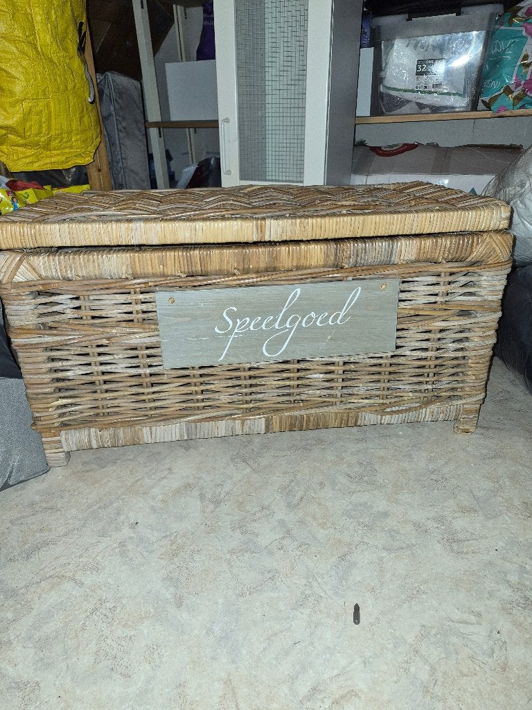 Grote rieten speelgoedkist met deksel - 75x40x40 cm, Ophalen, Gebruikt, Mand, Riet