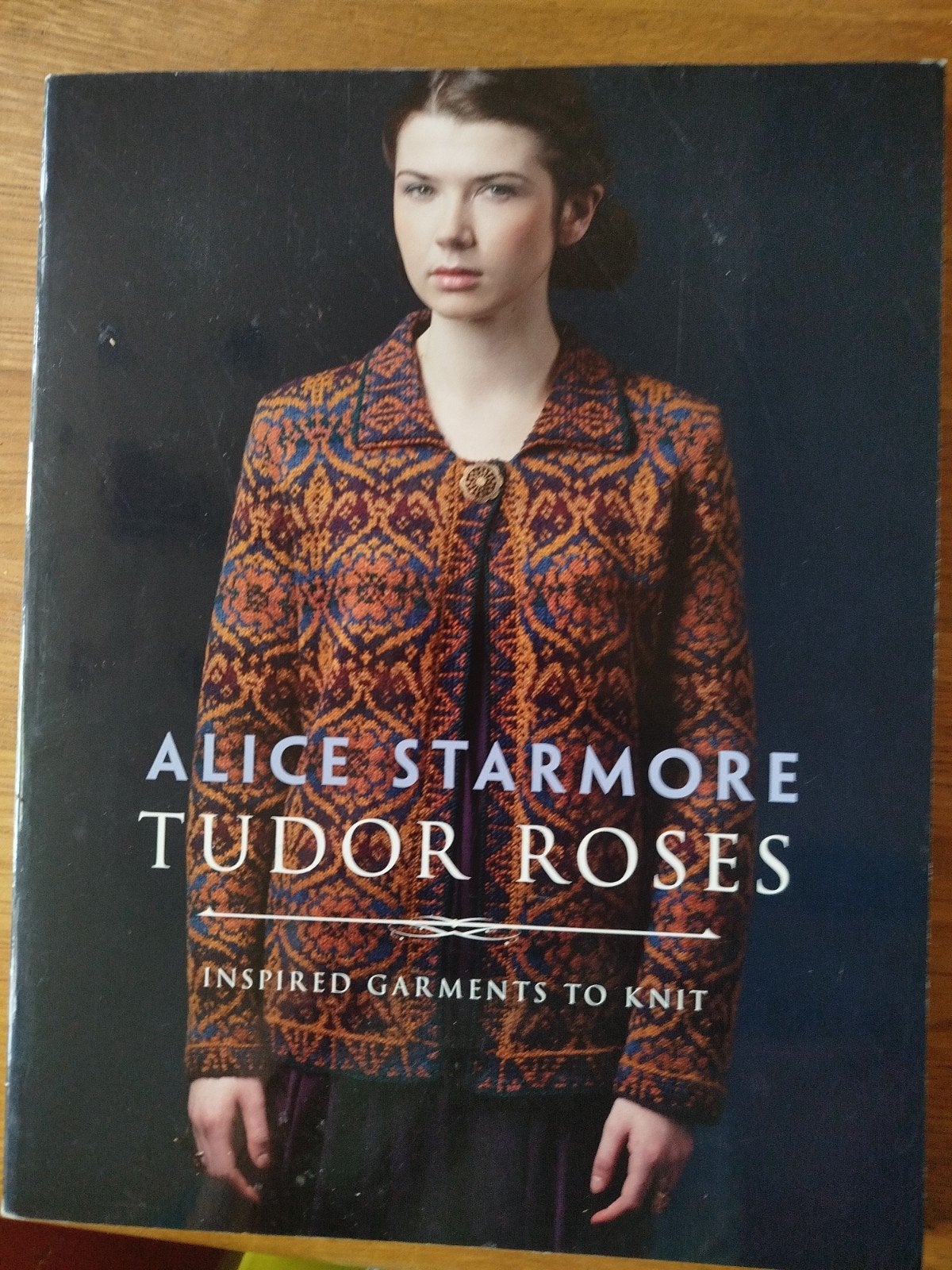 Tudor roses van Alice Starmore, Ophalen of Verzenden, Zo goed als nieuw, Breien, Patroon of Boek