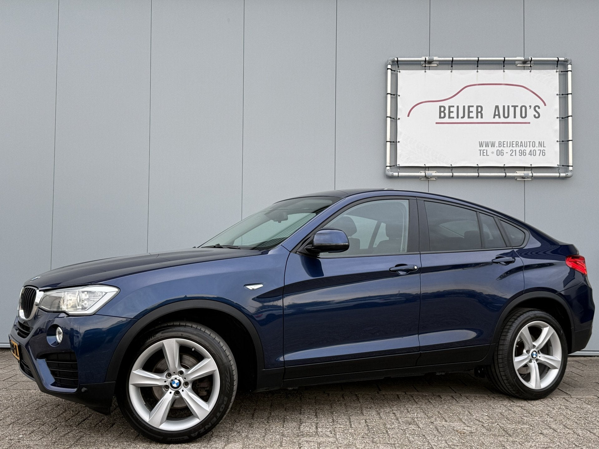 BMW X4 xDrive20i Centennial High Executive Automaat van €2, Automaat, Gebruikt, Euro 6, 2000 kg