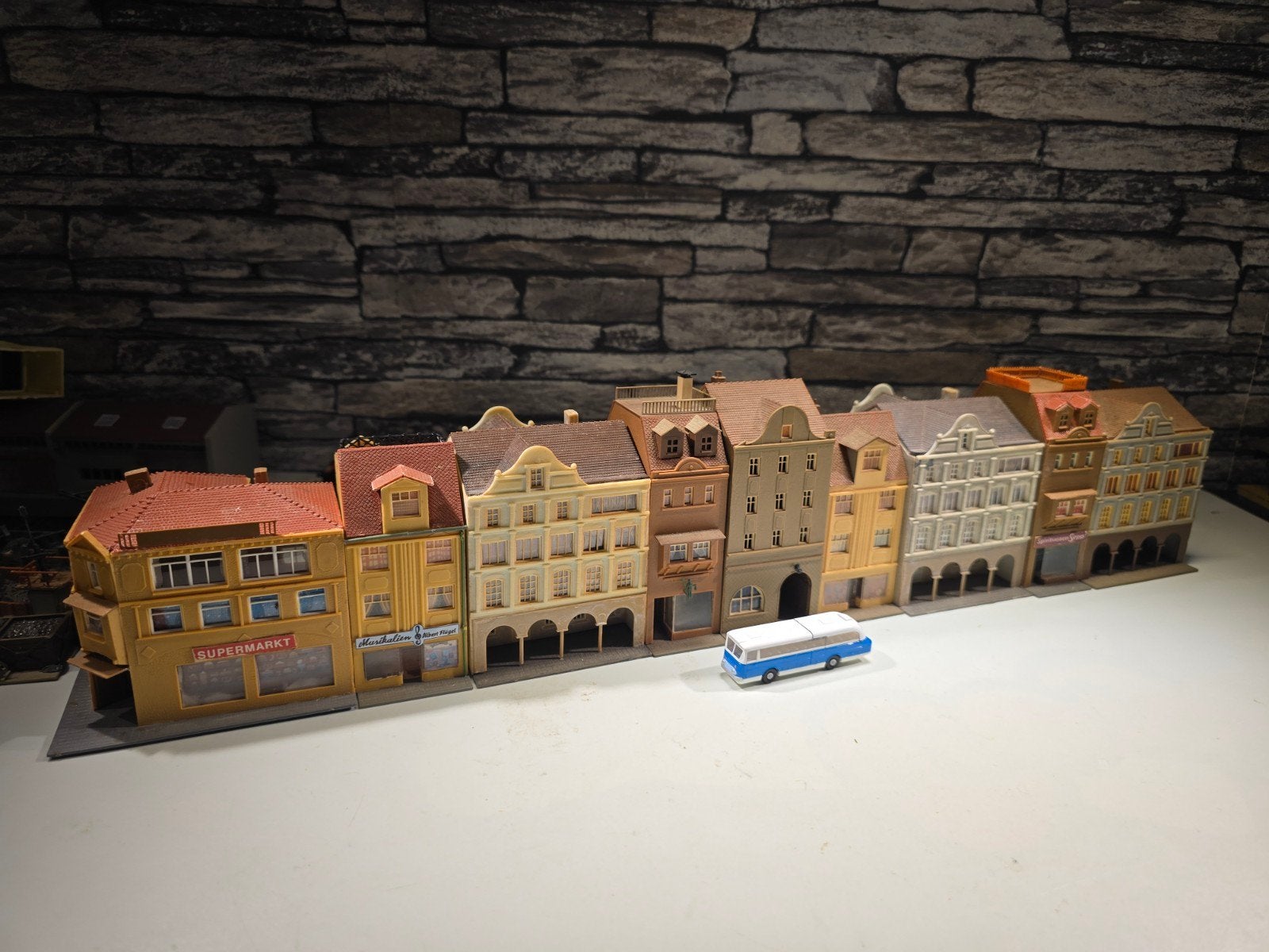 straatje kleine stadshuizen gebouwen N spoor trein 1:160, Overige merken, Gebruikt, Gelijkstroom of Wisselstroom, Brug, Tunnel of Gebouw