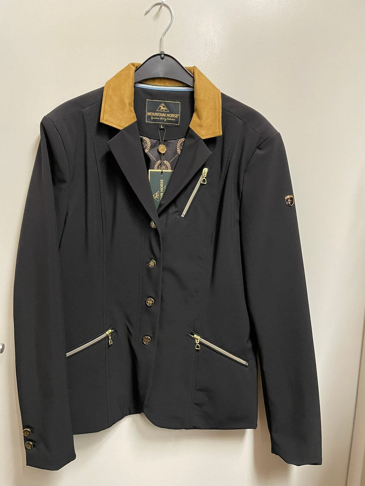 Mountainhorse wedstrijdjasje maat L nieuw van 149,- nu 25,-, Ophalen of Verzenden, Nieuw, Dressuur, Bovenkleding