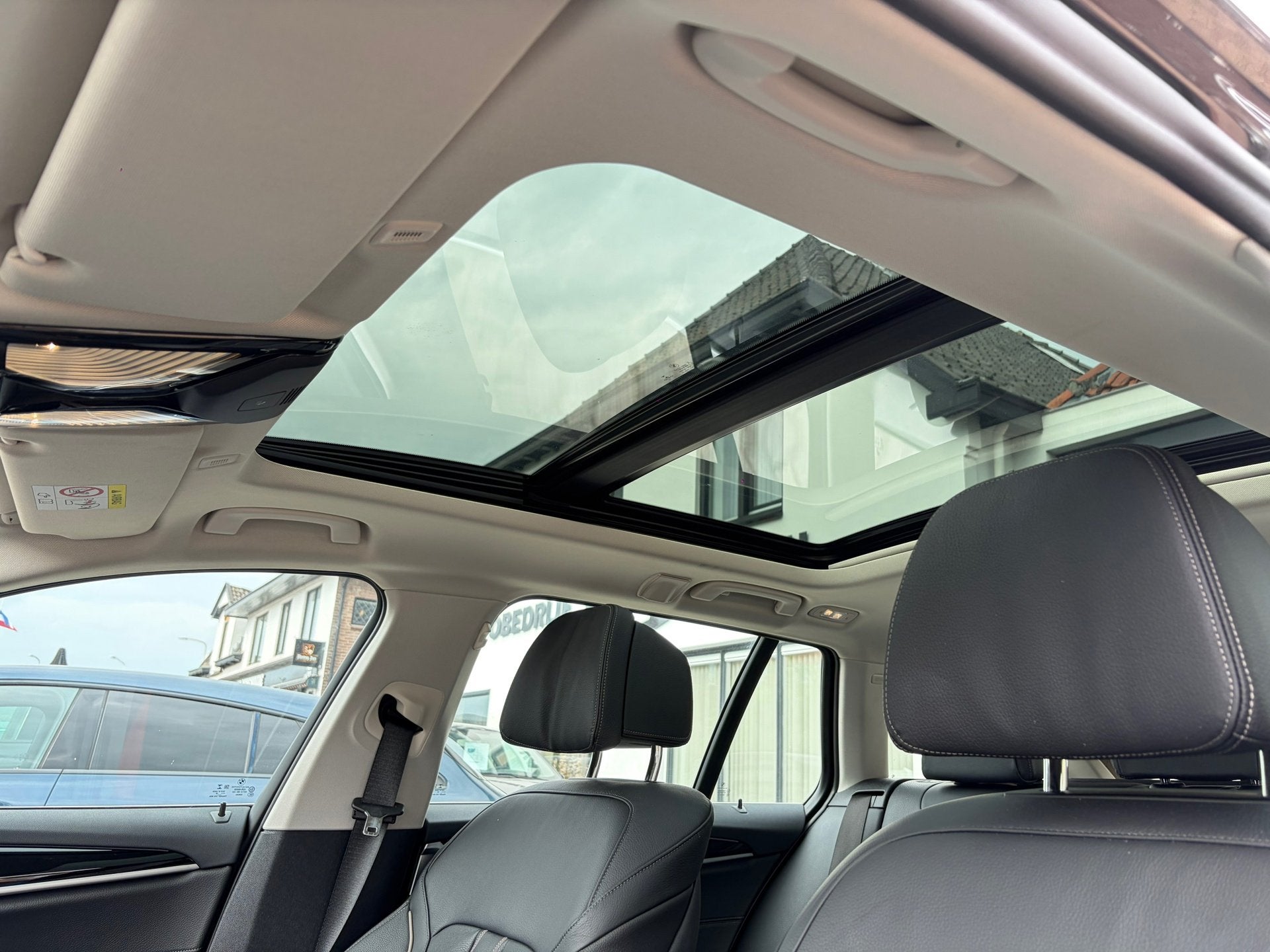 Foto 11 van BMW 5-serie Touring 520i High Executive Edition,Panoramadak,