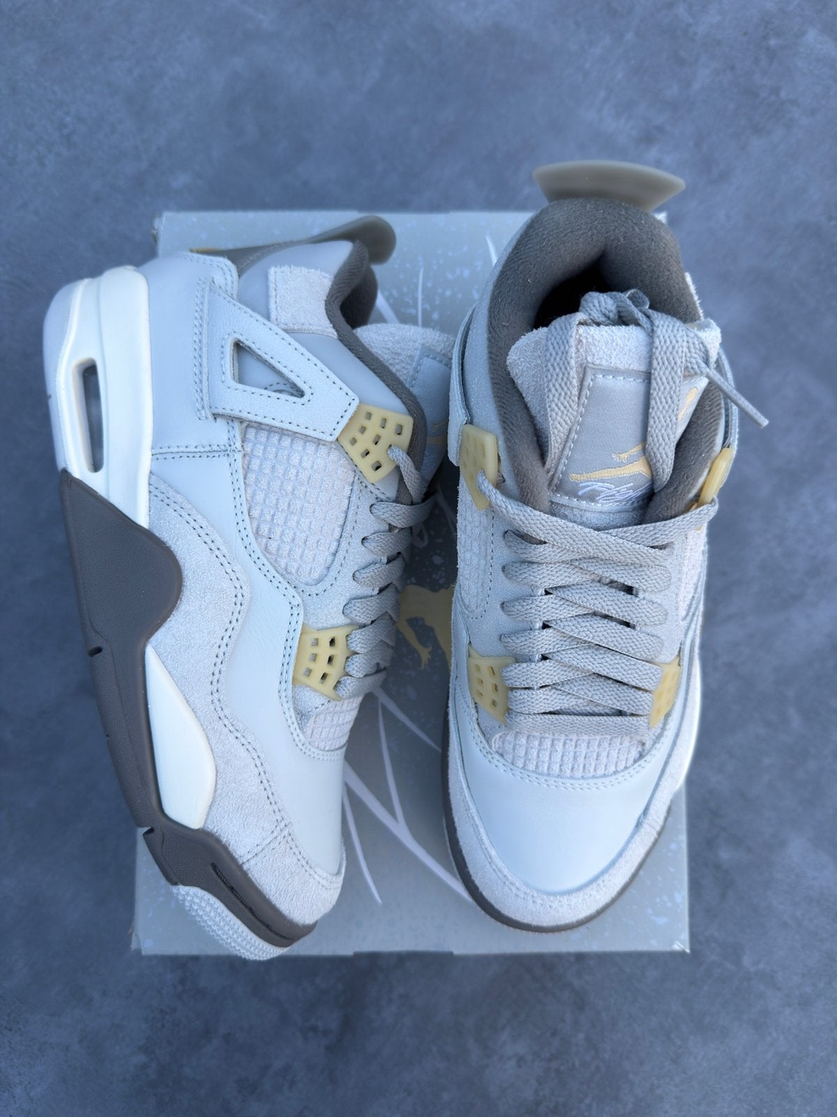 Nike Air Jordan 4 Craft Photon Dust - Maat 37.5, Kleding | Dames, Schoenen, --, Ophalen of Verzenden, --, Grijs