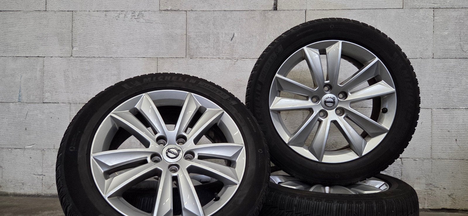 17" Volvo V60 S60 V70 orig velgen zomer winterbanden, Gebruikt, Banden en Velgen, 17 inch, V