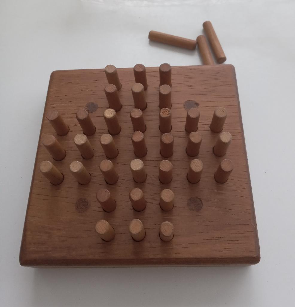 Houten solitaire staafjes spel, Hobby en Vrije tijd, Oosterveldweg 15, 7274 DZ, Verzenden, Een of twee spelers, Zo goed als nieuw