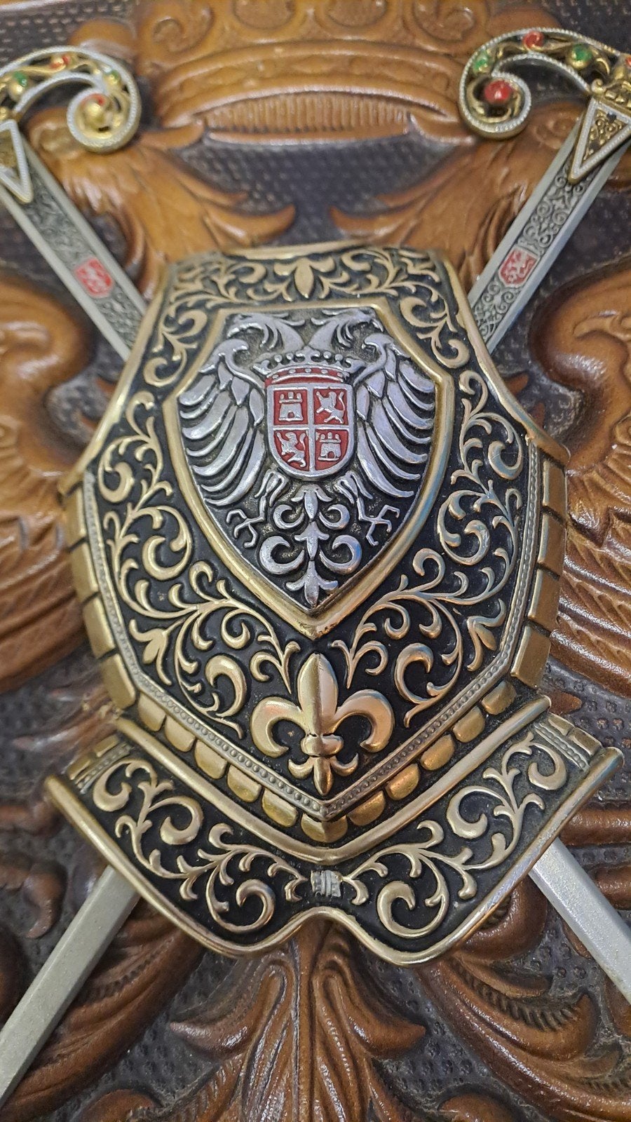 Decoratief vintage Spaans Schild met Zwaarden, Gebruikt, Onbekend, Ophalen of Verzenden, Onbekend