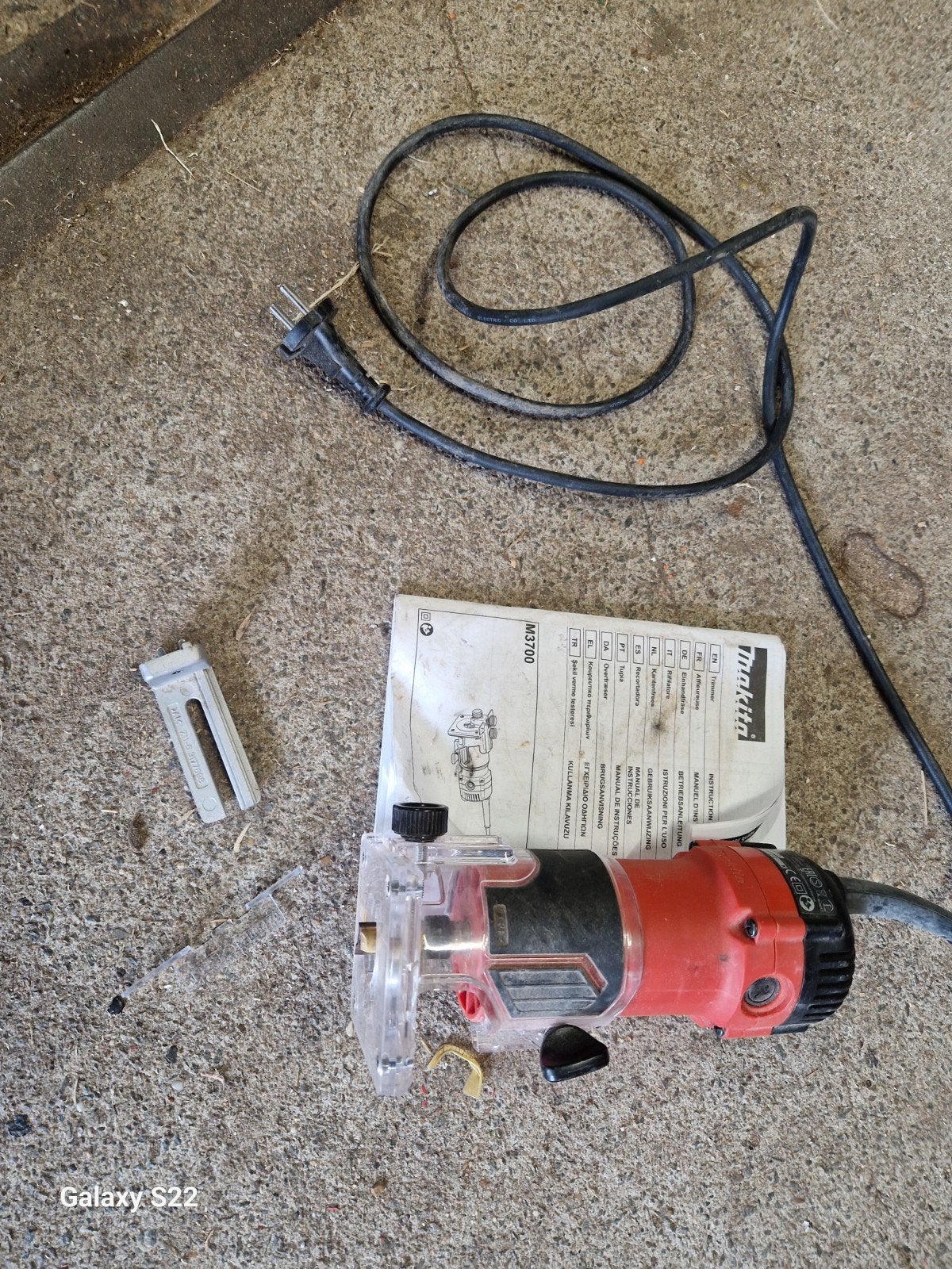 Makita Kantenfrees M3700 6mm stift, Gebruikt, Kantenfrees, Ophalen of Verzenden, Makita