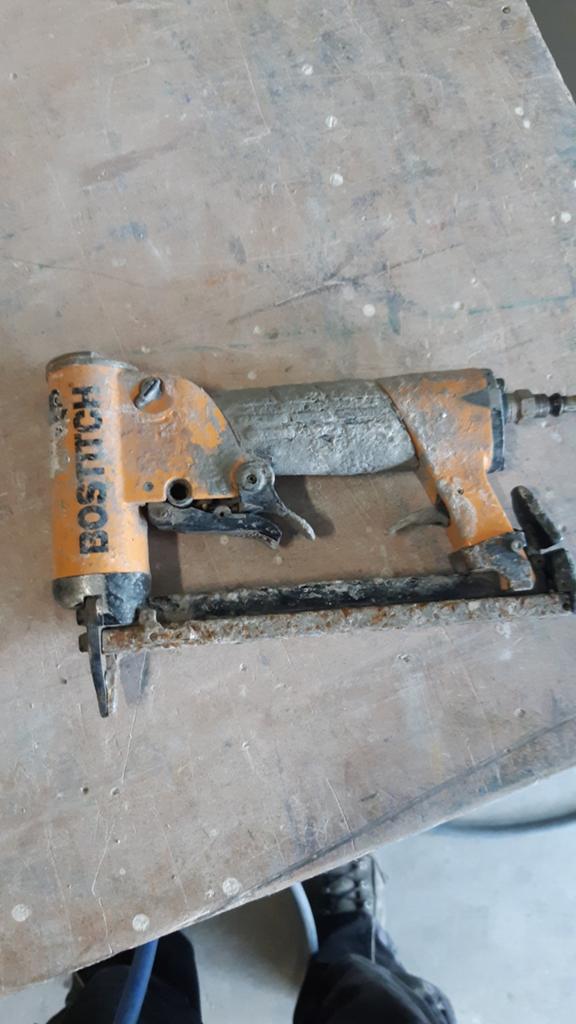 GEVRAAGD    Bostitch tacker 216 SJK, Ophalen of Verzenden, Zo goed als nieuw