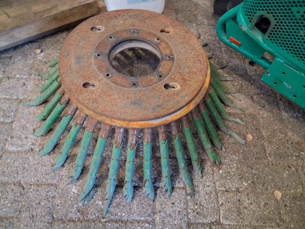 Borstel voor lm trac borstelmachine, Ophalen