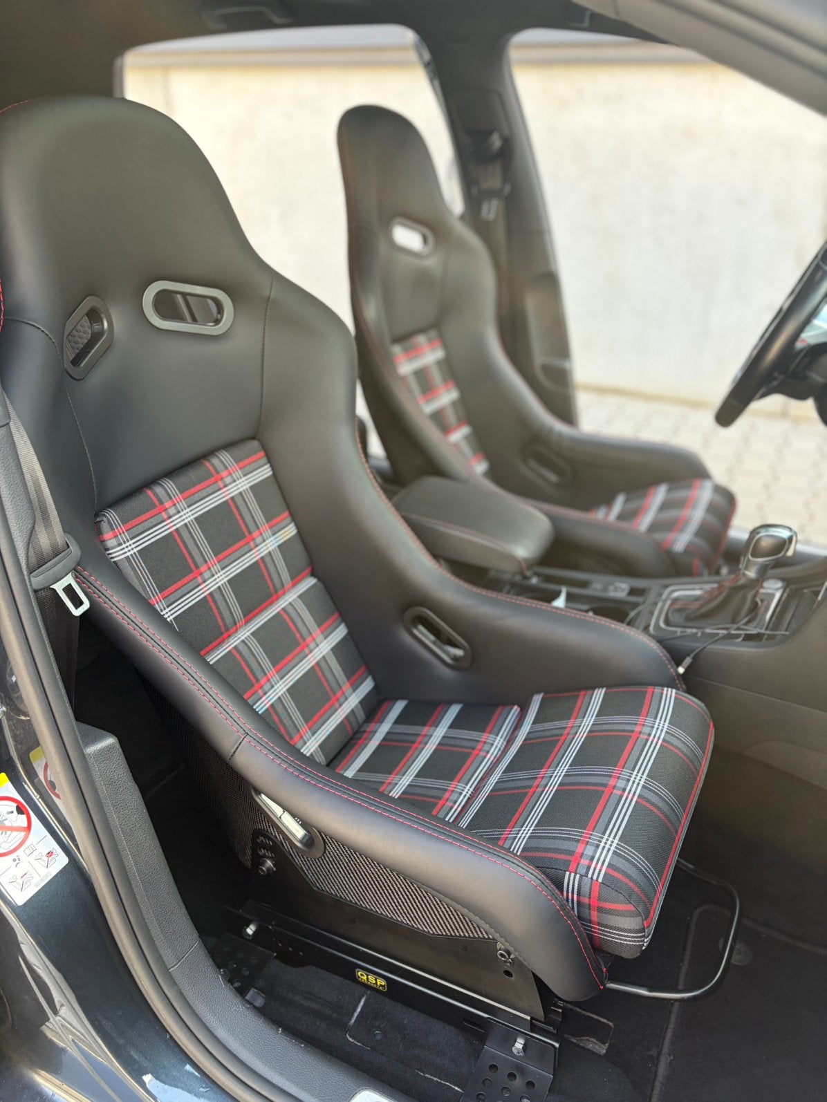 GTI look carbon bucketseats met sliders en floormounts, Ophalen
