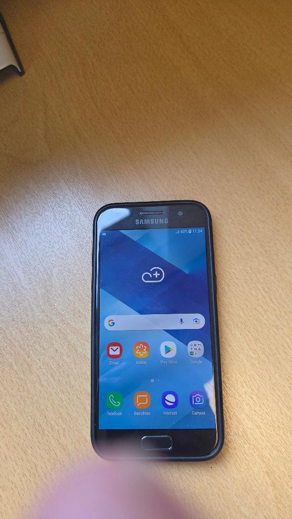 SAMSUNG A3, Telecommunicatie, Mobiele telefoons | Samsung, Gebruikt, Zwart, Touchscreen, Ophalen of Verzenden
