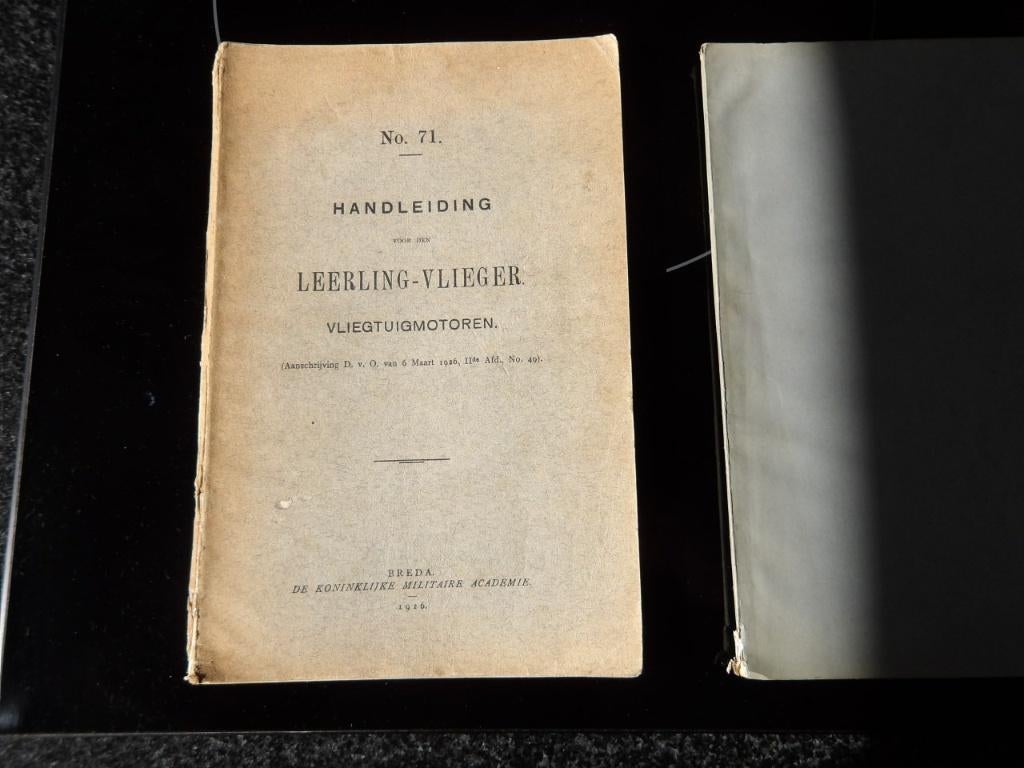handleiding voor den leerling vlieger vliegtuigmotoren 1926, Verzamelen, Militaria | Algemeen, Verzenden, Landmacht, Nederland