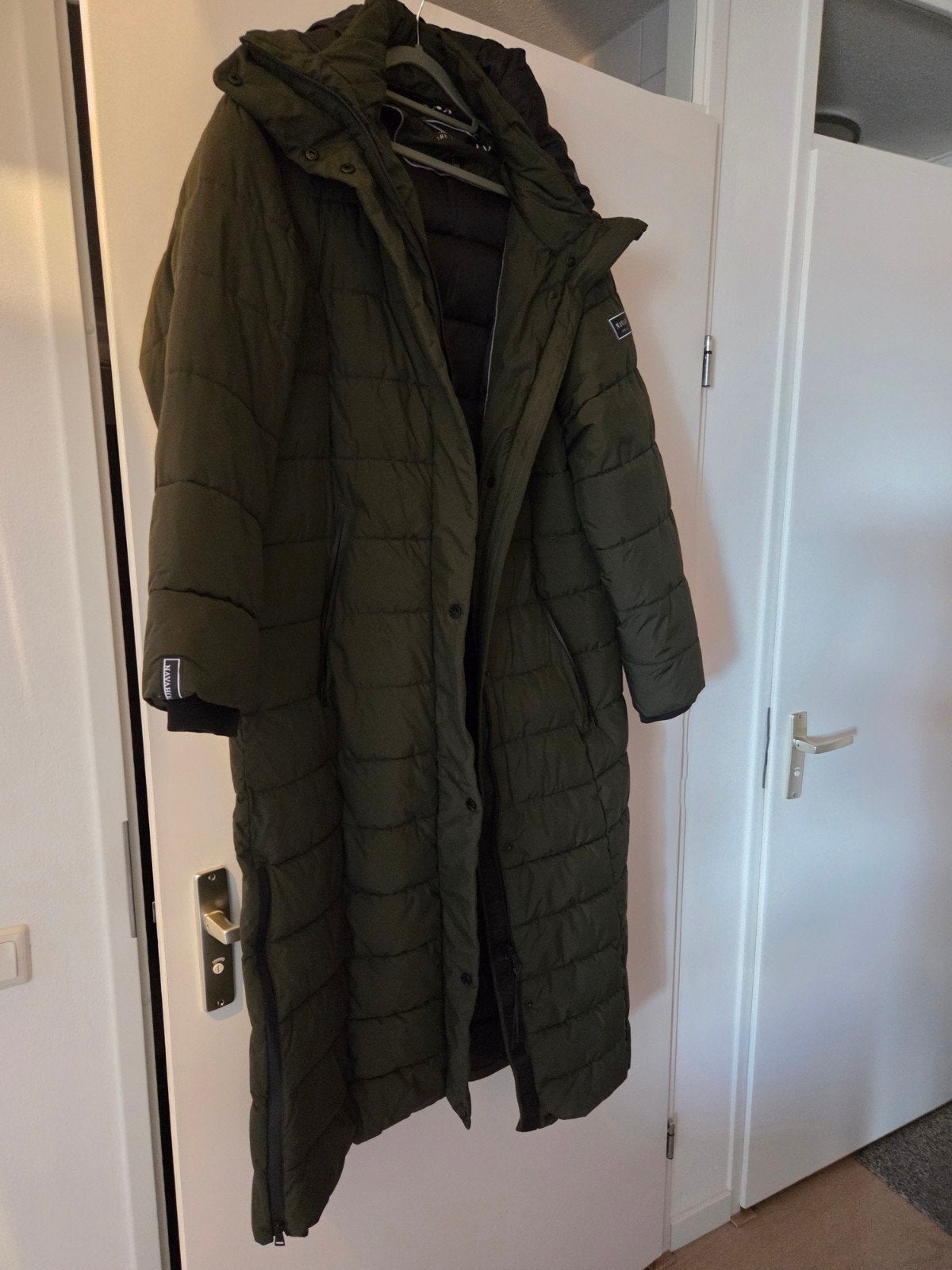 Navahoo lange winterjas koopje ,met capuchon en centuur., Maat 46/48 (XL) of groter, Ophalen of Verzenden, Zo goed als nieuw, Wannahoo .