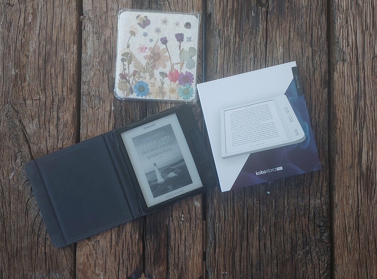 Kobo Libra H2O e-reader met hoesjes en accessoires, Computers en Software, E-readers, Wi-Fi, 8 GB, Kobo, Ophalen of Verzenden