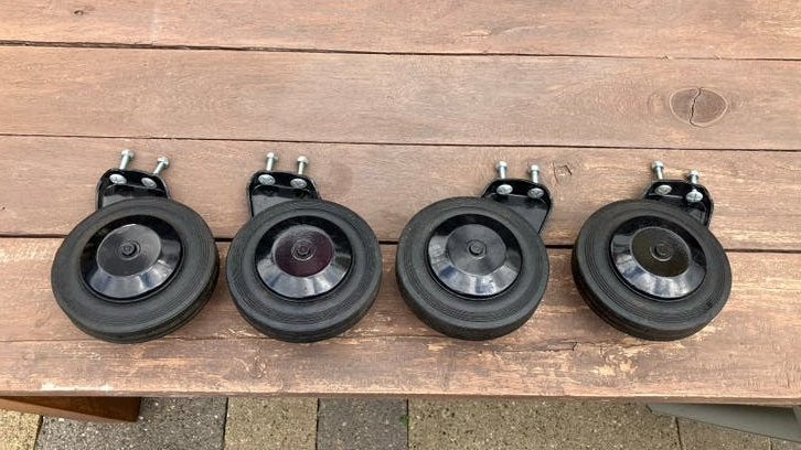 4 Zware Zwarte Wielen voor Kast of Salontafel, Ophalen of Verzenden, Gebruikt