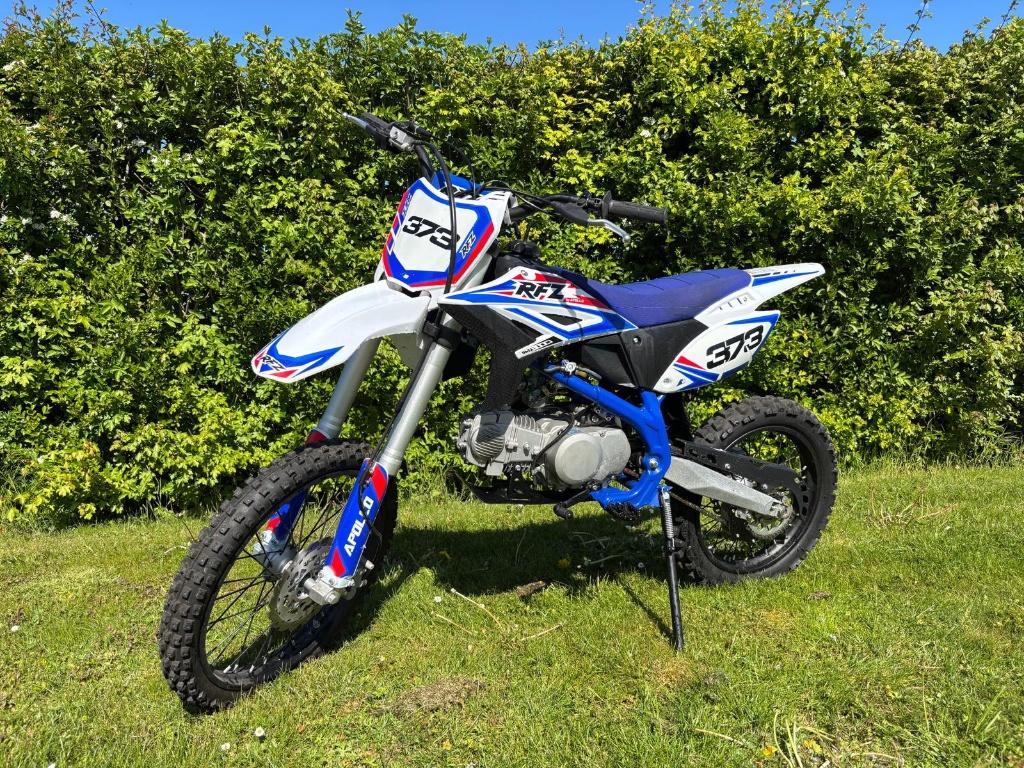 Apollo Dirtbike RFZ 140CC, Apollo, Zo goed als nieuw, Schijfrem, Dirtbike