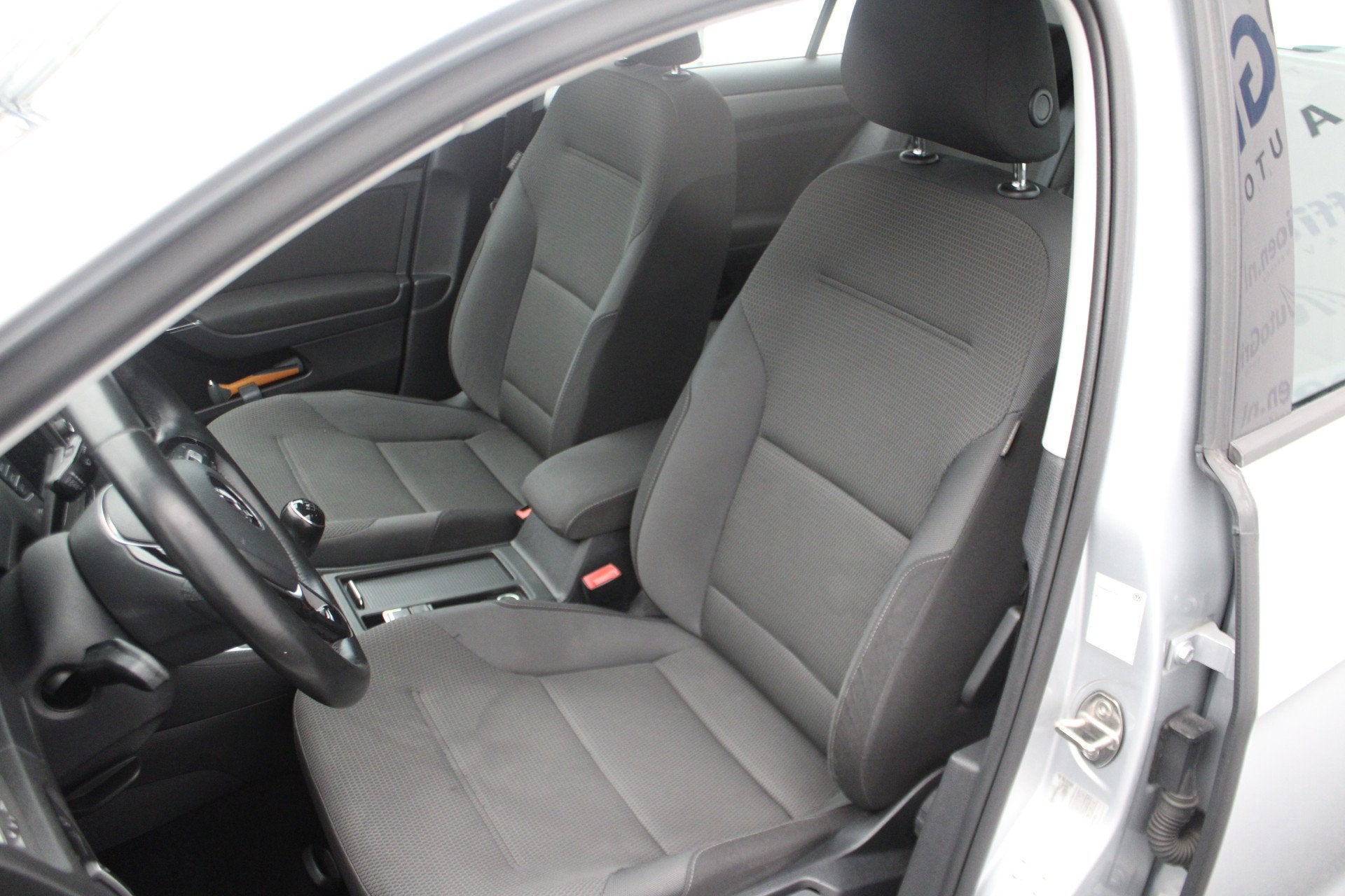 Foto 11 van Volkswagen Golf 1.0 TSI Comfortline keurige 5-deurs met klim
