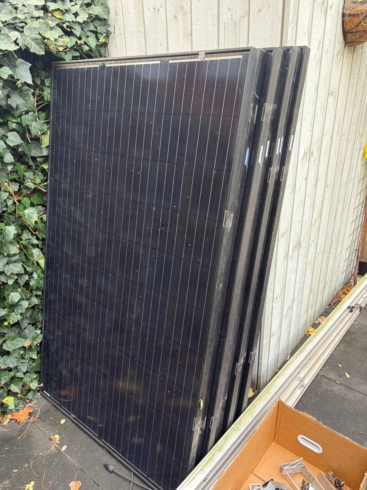 Zonnepanelen 8 stuks 275wp + omvormer, Ophalen of Verzenden, Gebruikt, Paneel, 200 wattpiek of meer