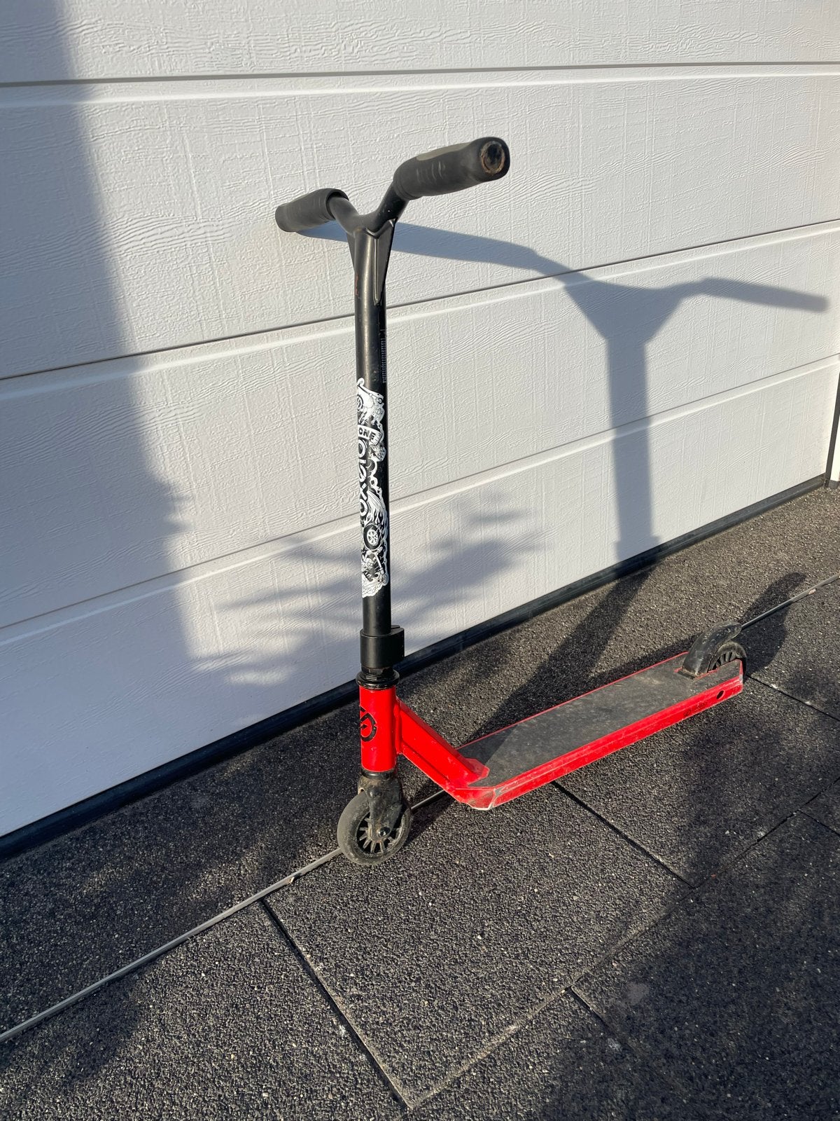 Stuntstep rood/zwart - Gebruikt maar in goede staat, Fietsen en Brommers, Ophalen, Gebruikt, Gewone step