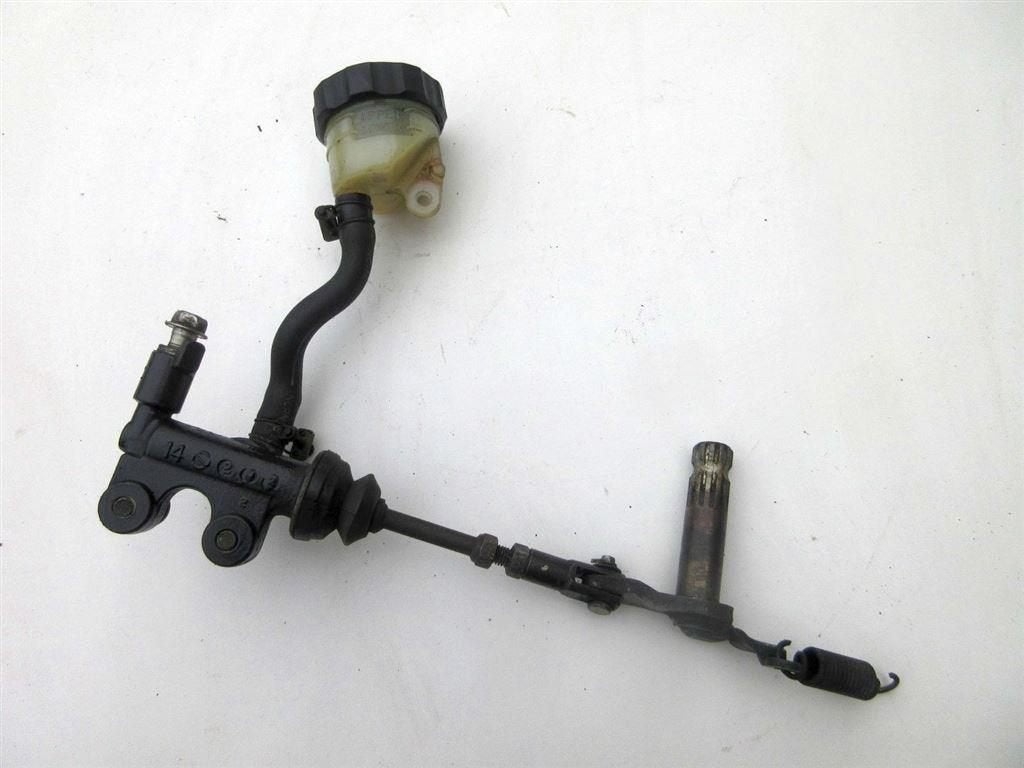 Suzuki GSX750EF rempomp achter GSX750ES achterrem pomp rem, Ophalen of Verzenden