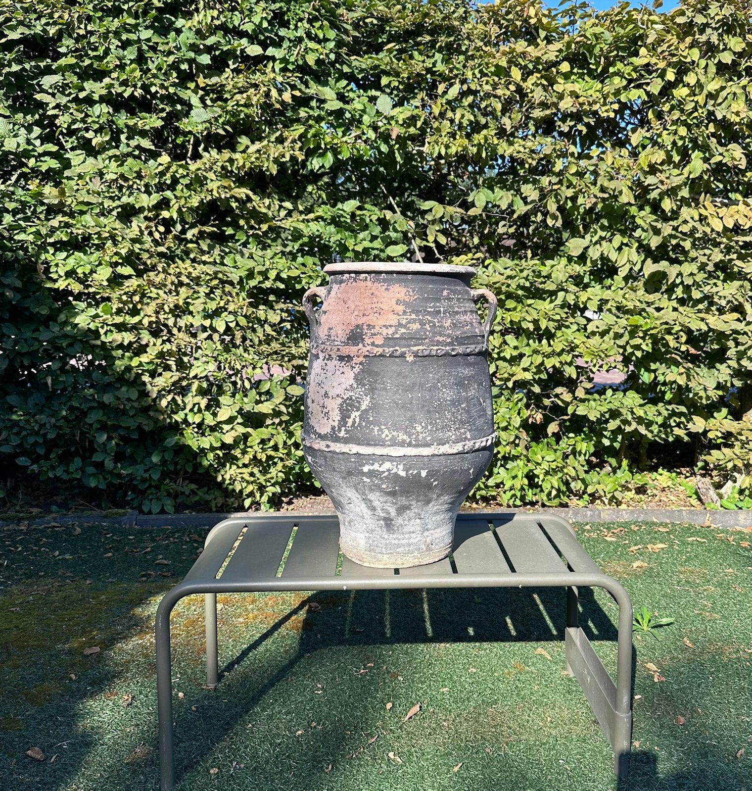 Terracotta buitenpot met oren, Tuin en Terras, Bloembakken en Plantenbakken, Ophalen, Steen, Gebruikt, Minder dan 60 cm