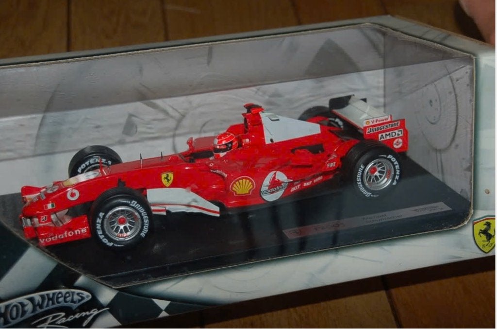 1:18 Ferrari F1 F2005 Michael Schumacher Hotwheels inbox WRH, Verzenden, Zo goed als nieuw, Auto, Hot Wheels
