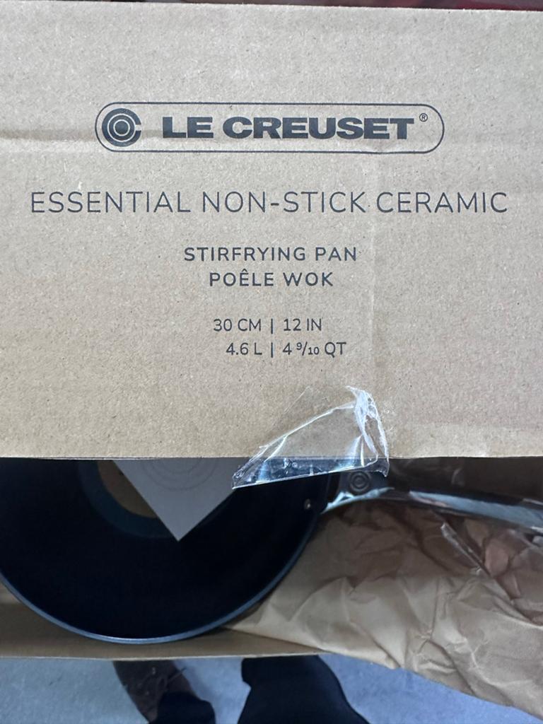 Le Creuset Essential Non-Stick Ceramic Wokpan 30 cm Nieuw, Inductieplaat, ., Ophalen of Verzenden, .