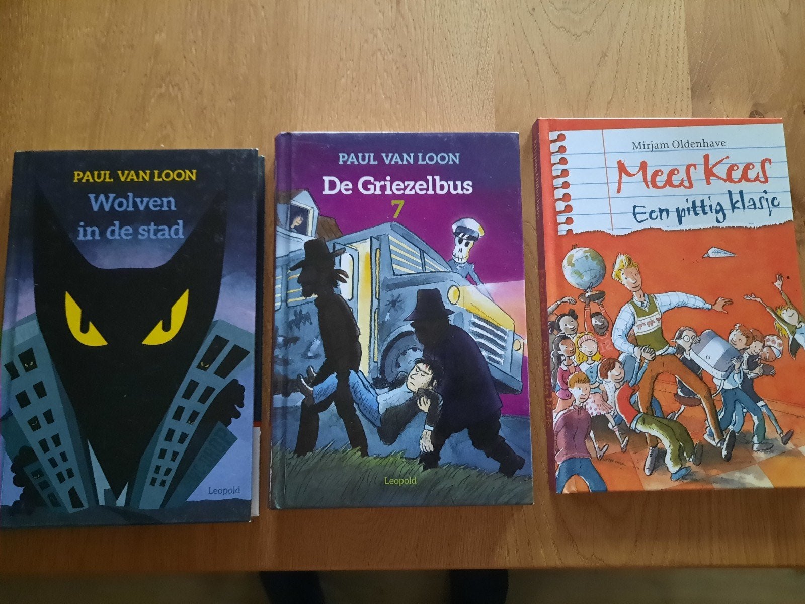 3 leuke kinderboeken Mees Kees en 2x Paul van Loon Totaal, Ophalen of Verzenden, Zo goed als nieuw