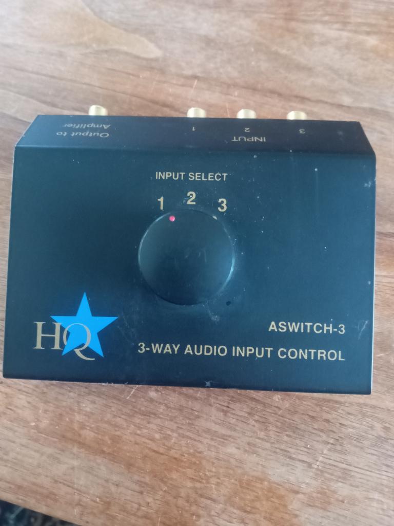 HQ Aswitch 3 , 3 weg audio controller, Ophalen, Zo goed als nieuw, Minder dan 2 meter, Overige kabels