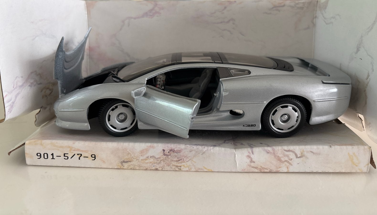 Jaguar XJ220, Ophalen of Verzenden, Zo goed als nieuw, Maisto