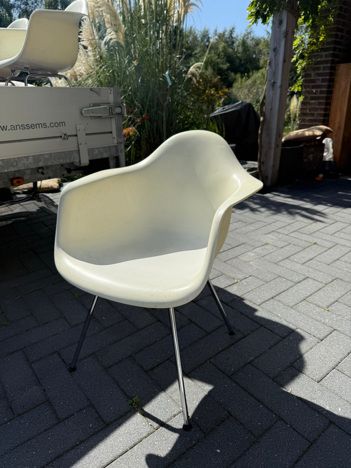 5 Vitra Eames kuipstoelen, vergeeld, Huis en Inrichting, Stoelen, Ophalen, Kunststof, Gebruikt, Wit