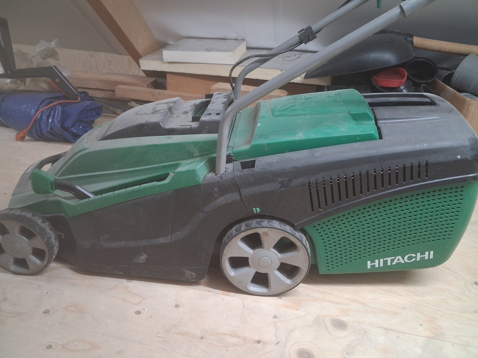 Hitachi  Elektrische Grasmaaier 1400W, Ophalen, Cirkelmaaier, Gebruikt, Elektrische grasmaaier