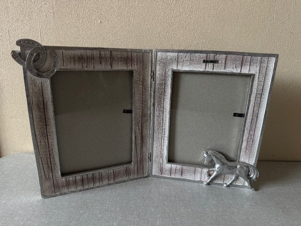 NIEUWE fotolijst met een paard en hoefijzers van Happy House, Zilver, Hout, Hangend, Nieuw